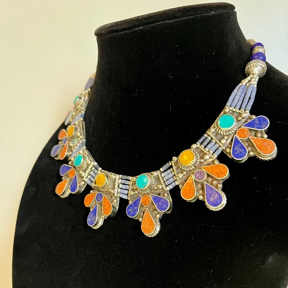 Tibetan choker in turquoise, coral and more set in silver. - Picture 4 of 5